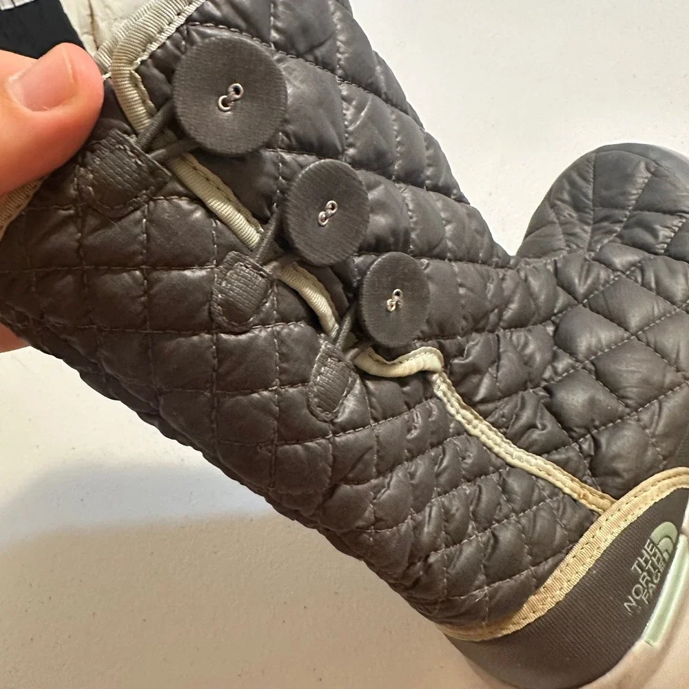 The North Face ThermoBall‎ Boots Womens 9 Gray Button Quilted Outdoor Winter